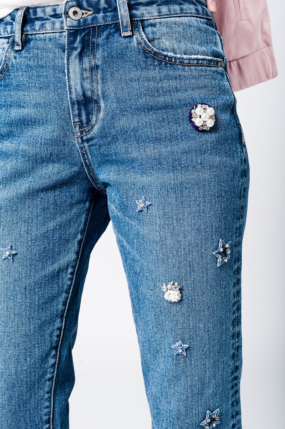 Mom Jeans With Embroidered Stars