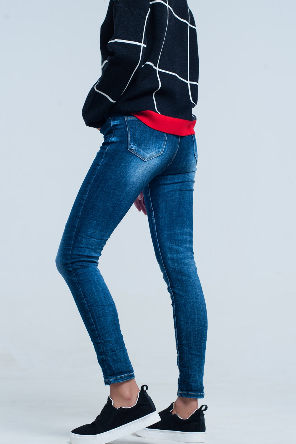 Skinny Jeans With Detail Embroidered Pocket